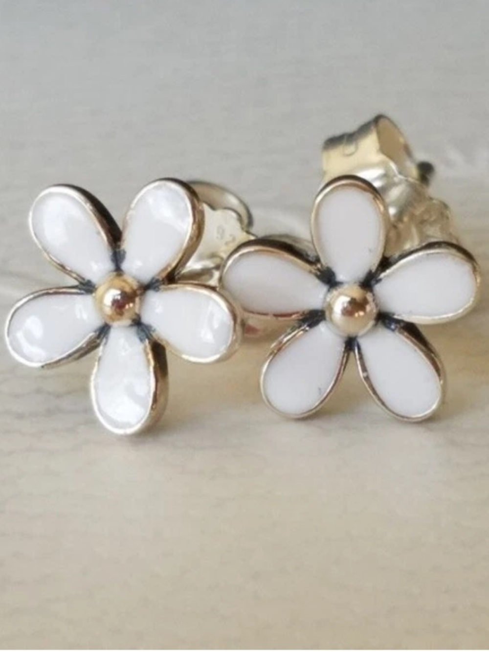 Pandora daisy stud enamel earrings. 925 sterling silver. Stamped.